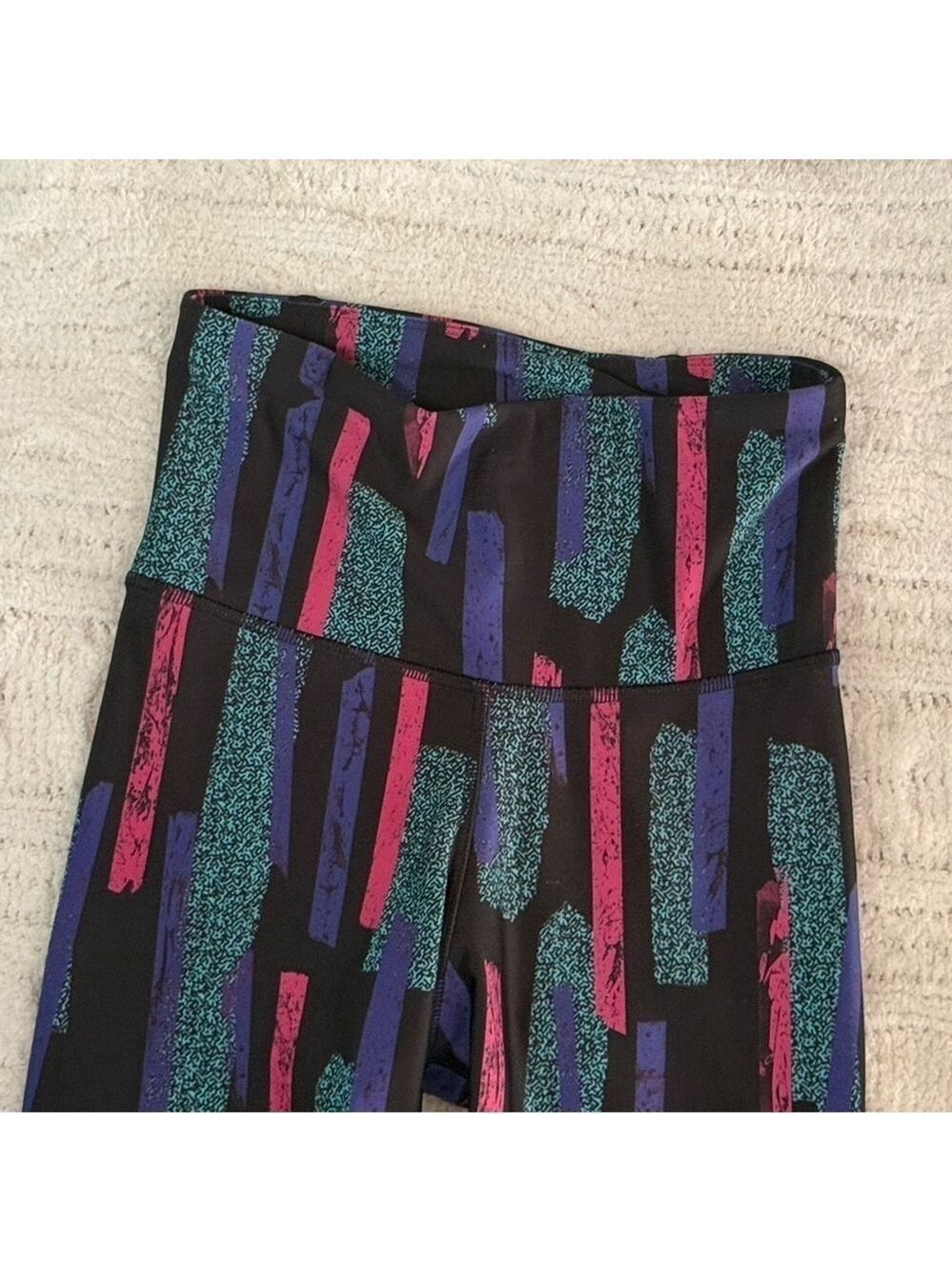 Reebok AOP Printed Leggings Black Pink Purple High Rise Speedwick Activewear XS - Picture 3 of 12